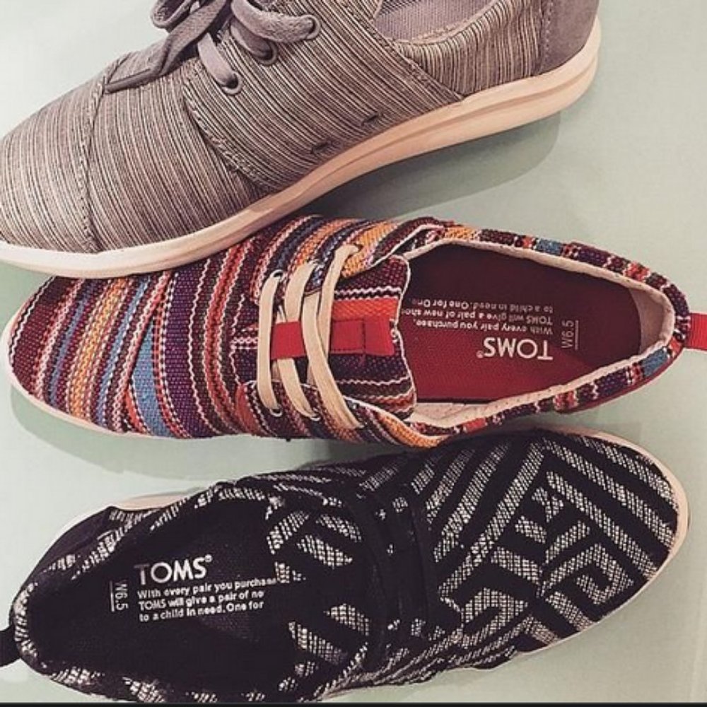 Toms Del Rey Tribal Guatemalan Lace up Shoes - Picture 8 of 8